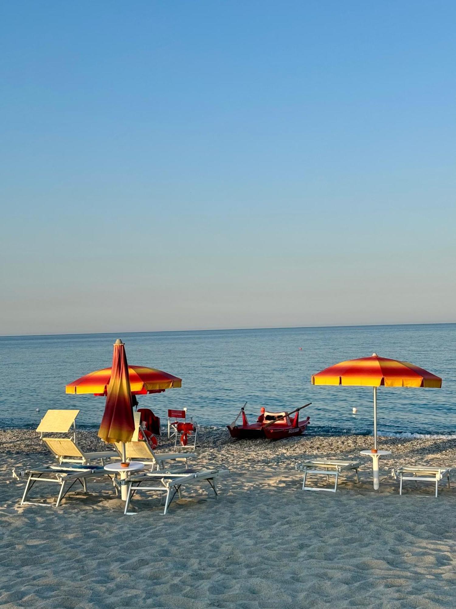 Villaggio Camping Poseidon - Bungalows & Rooms With Sea View In Nature Santa Caterina Dello Ionio Marina Extérieur photo