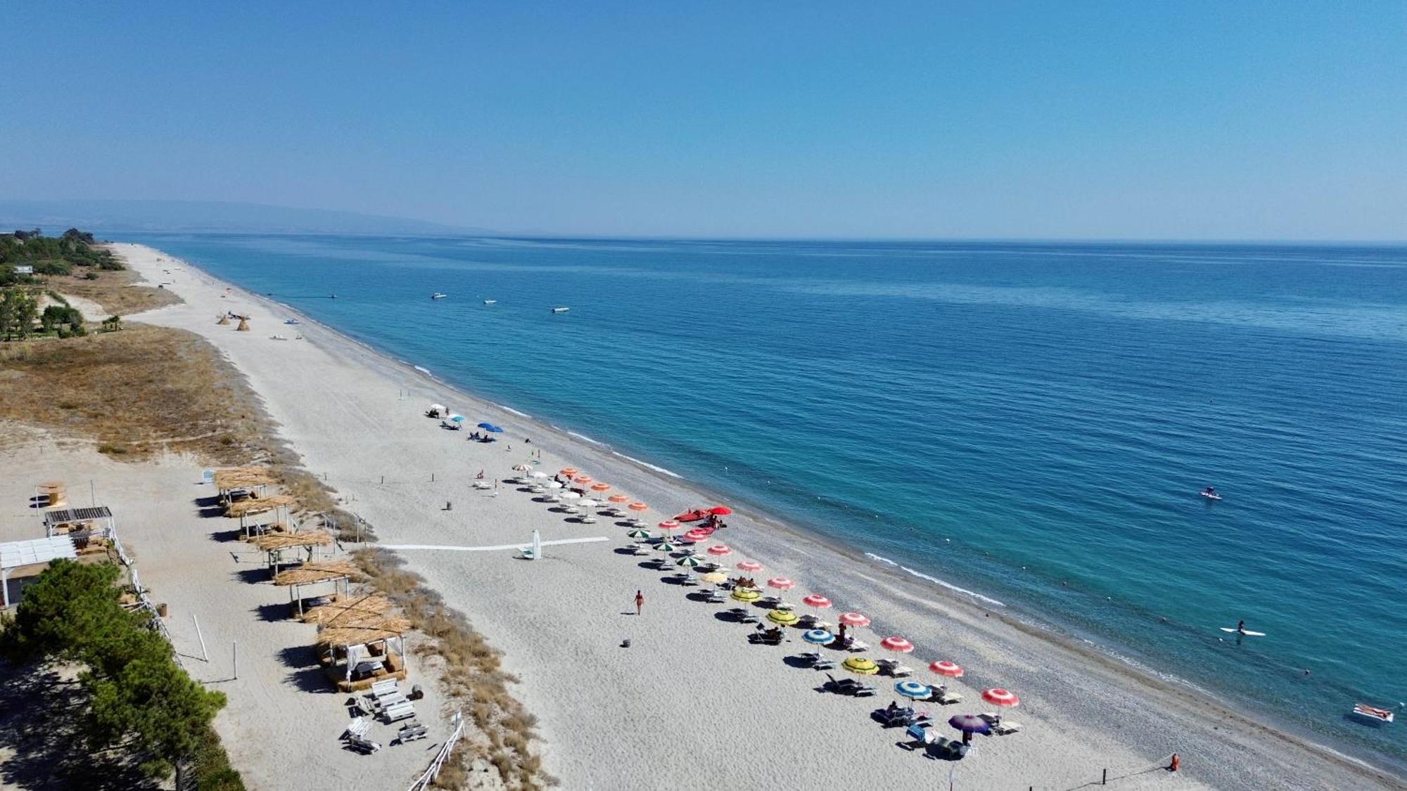 Villaggio Camping Poseidon - Bungalows & Rooms With Sea View In Nature Santa Caterina Dello Ionio Marina Extérieur photo